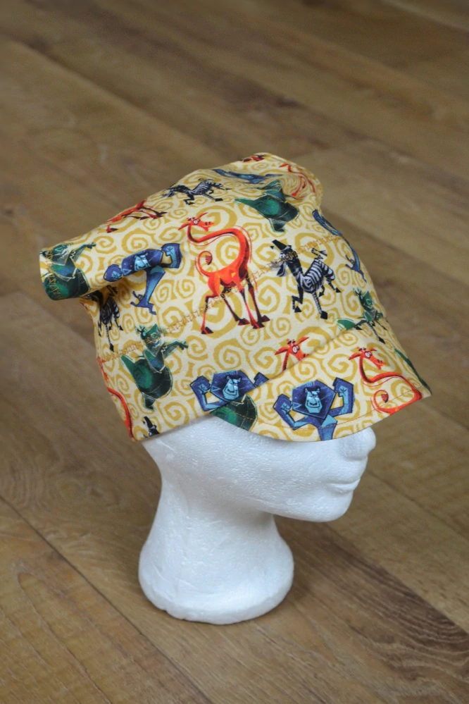 Dětský šátek s kšiltem "Madagaskar" vel. 48-50/1cm