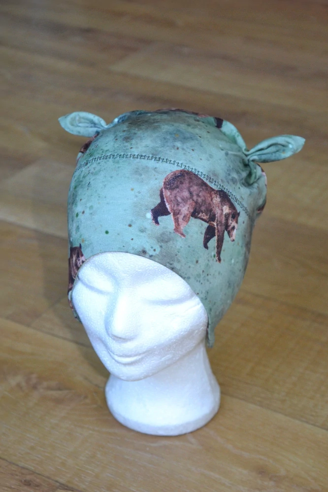 Čepice tvarovaná s oušky "Medvědí les" vel. 47-51cm