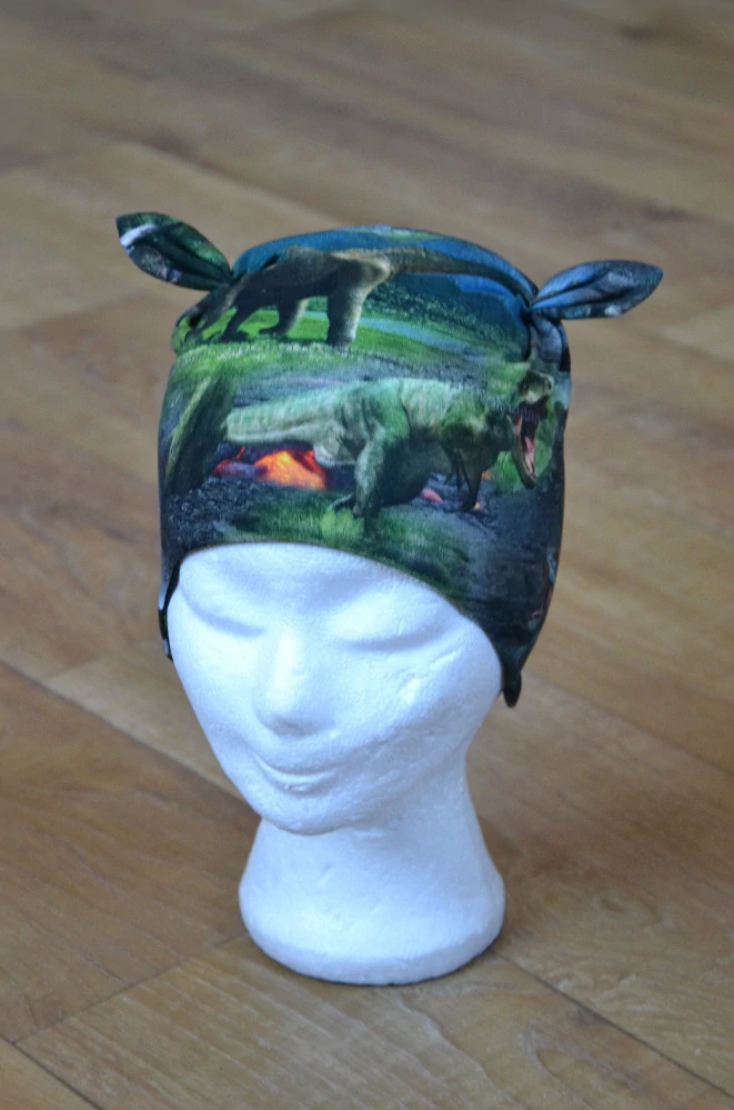 Čepice tvarovaná s oušky "Dinosauři" vel. 47-51cm
