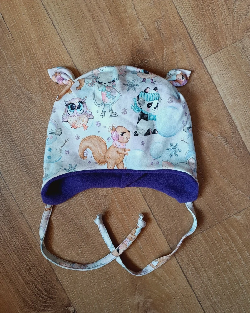 Zimní čepice na zavazování s oušky "Malovaná zima + fialový fleece"