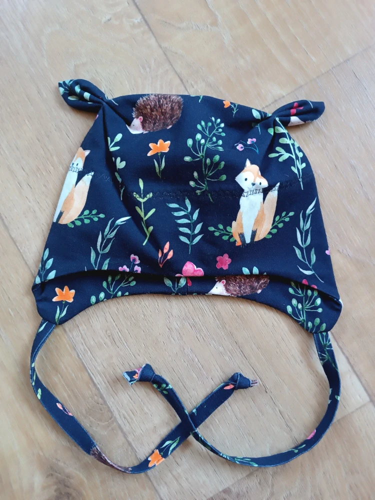 Čepice na zavazování s oušky "Liška na louce" vel. 43-47cm