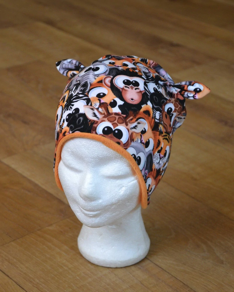 Zimní tvarovaná čepice s oušky "Vykulenci + oranžový fleece"