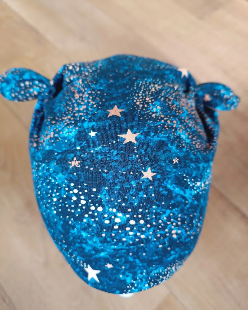 Čepice tvarovaná s oušky "Hvězdná obloha" vel. 51-55cm