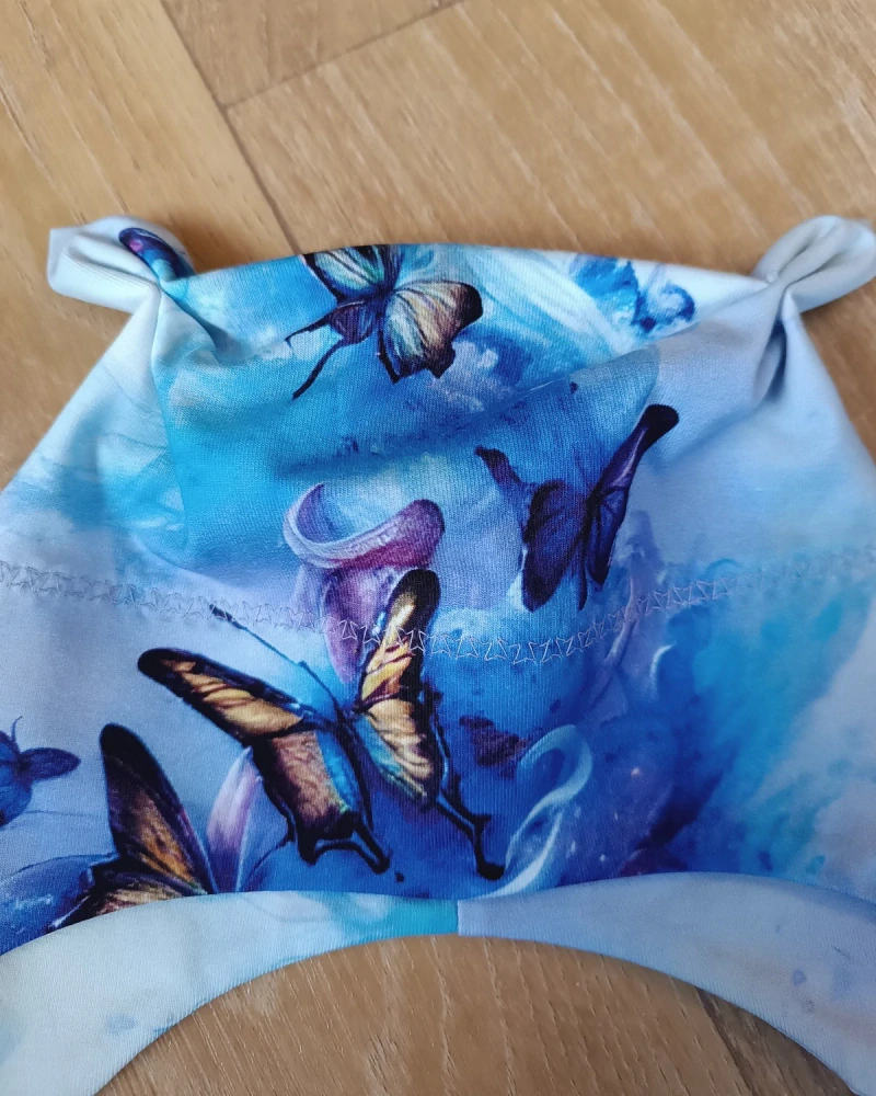 Čepice na zavazování s oušky "Motýlí sen" vel. 39-43cm