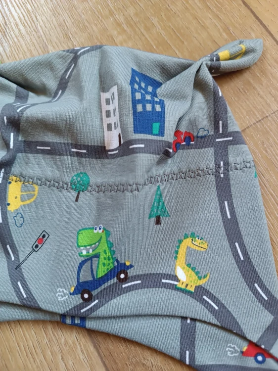 Čepice na zavazování s oušky "Dino silnice" vel. 43-47cm