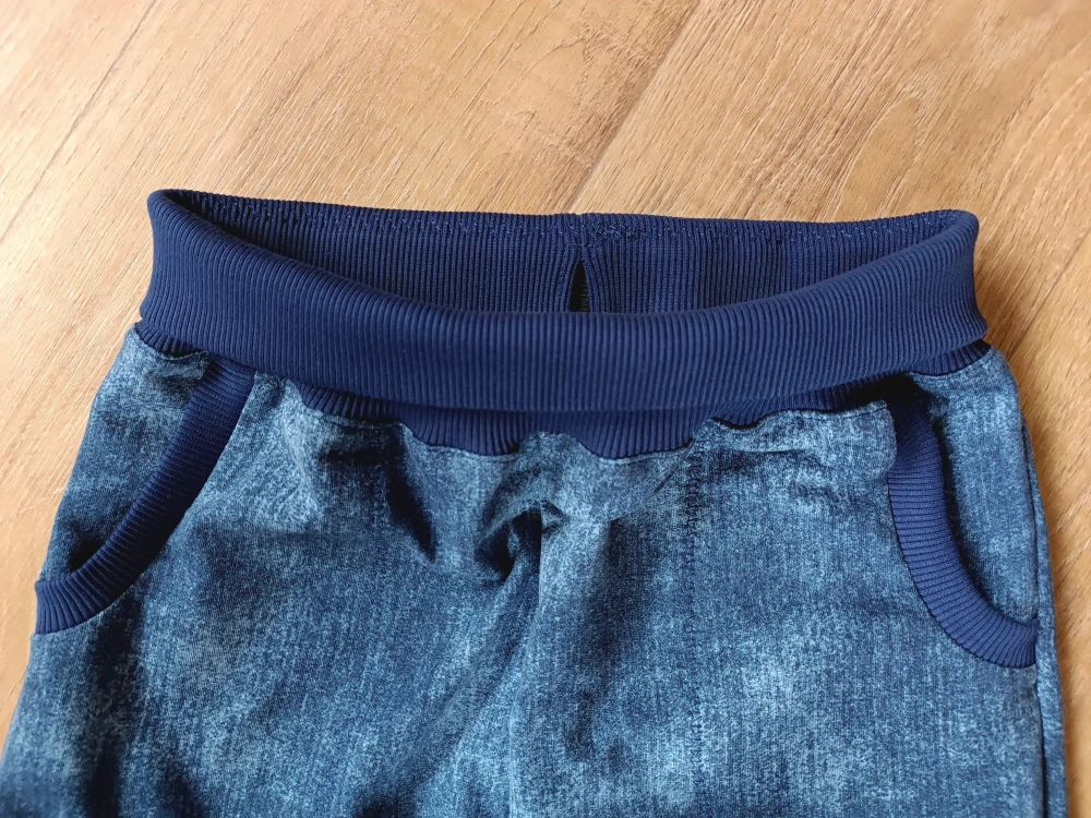 Rostoucí tepláky jeans s kapsami - vel. 122