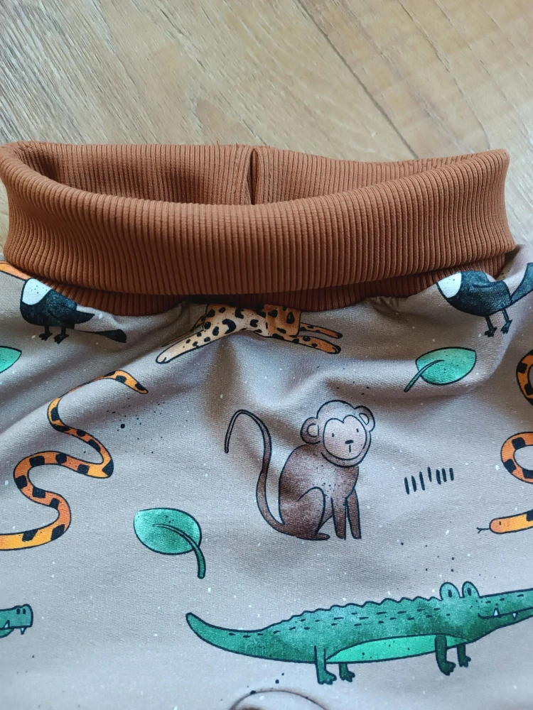 Rostoucí háremky s klínem v rozkroku "ZOO"