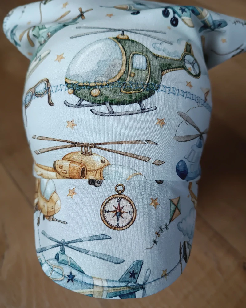 Dětský šátek s kšiltem "Vrtulníky"