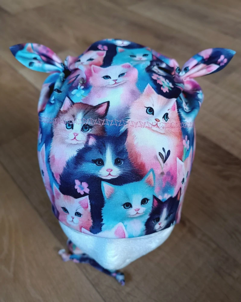 Na přání 2x zimní a 1x podzikní čepička na zavazování