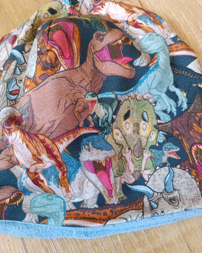 Zimní kulatá čepice "Dino svět barev" +modrý fleece, vel. 53-55cm
