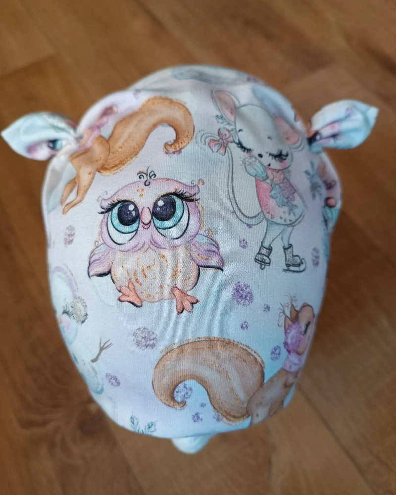 Zimní tvarovaná čepice s oušky "Malovaná zima + fialový fleece"