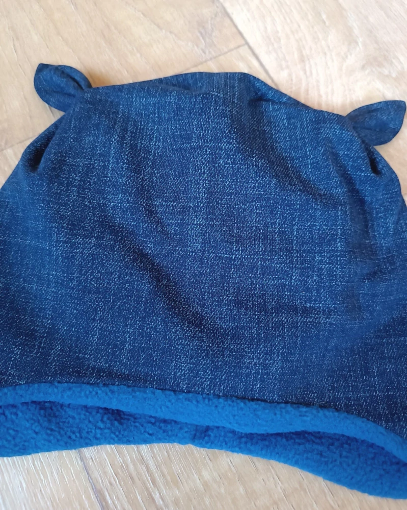 Zimní tvarovaná čepice s oušky "Jeans + tm. modrý fleece"