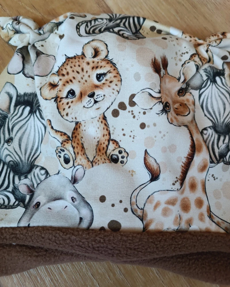 Zimní tvarovaná čepice s oušky "Safari + hnědý fleece"
