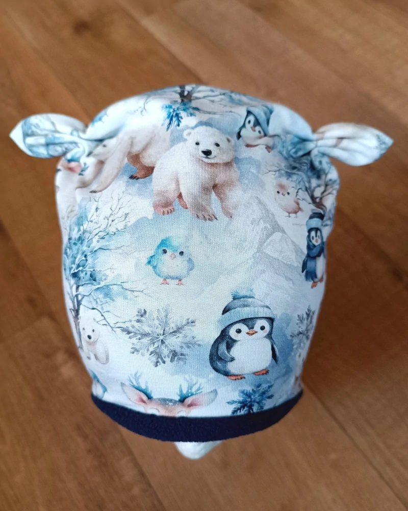 Zimní tvarovaná čepice s oušky "Polární pohádka + tm. modrý fleece"