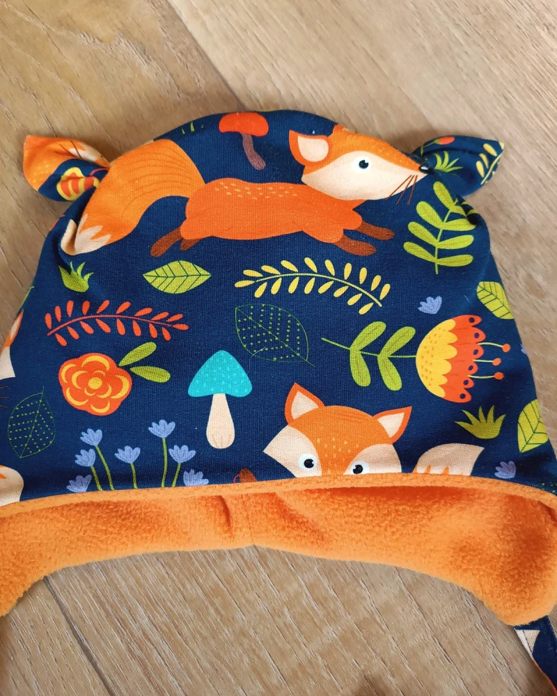 Zimní čepice na zavazování s oušky "Lištička + oranžový fleece"