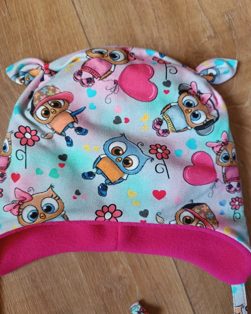 Zimní čepice na zavazování s oušky "Sovičky + růžový fleece"