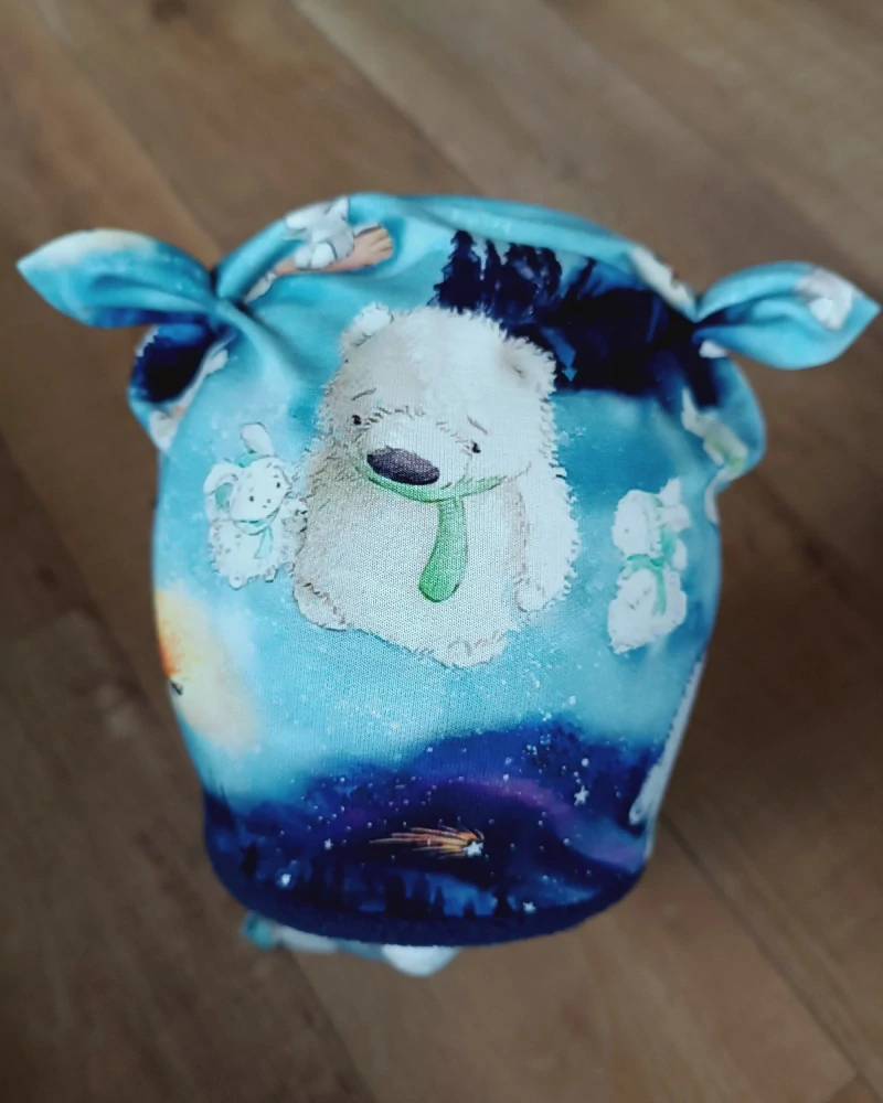Zimní čepice s oušky na zavazování