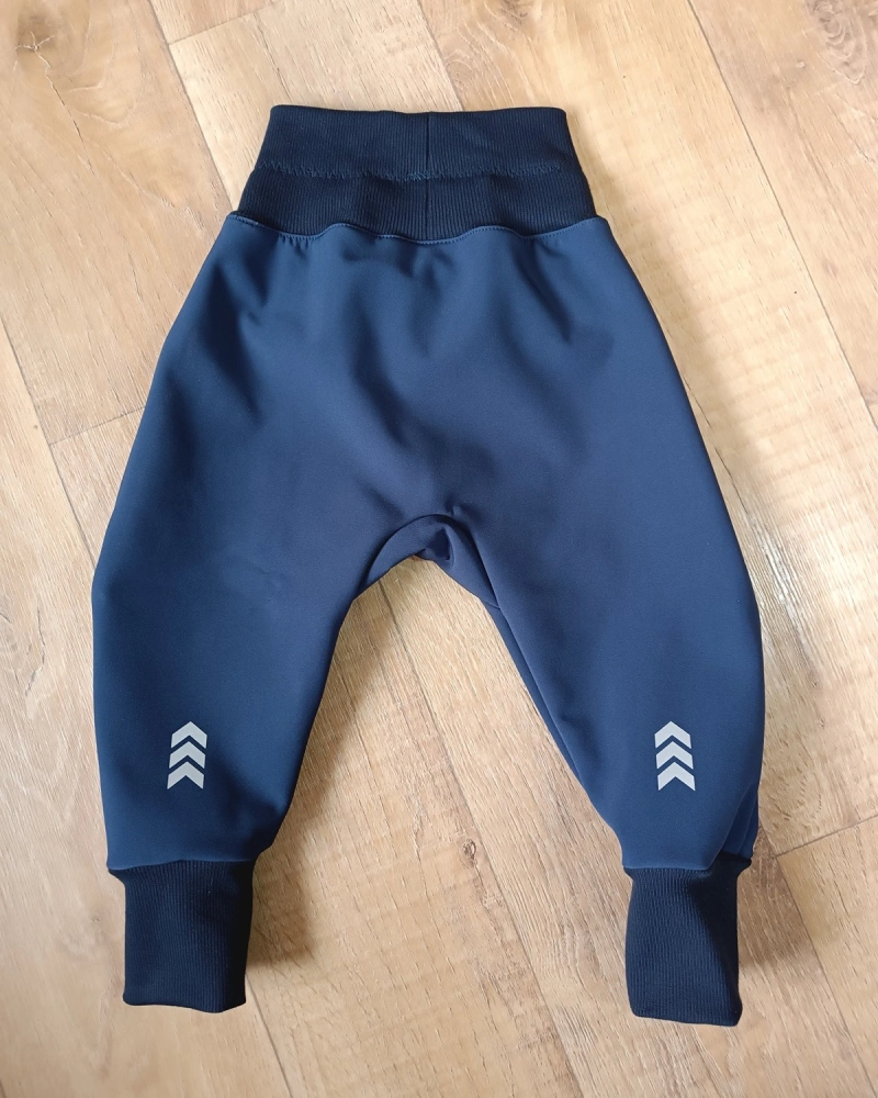 Rostoucí softshellové kalhoty "Stavba" + tmavě modrý softshell