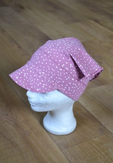 Dětský šátek s kšiltem "Puntíky na starorůžové" vel. 50-52/3cm