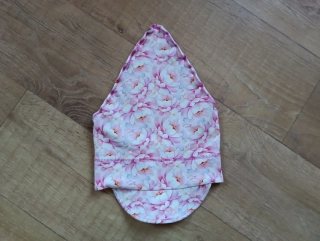 Dětský šátek s kšiltem "Magnolie"