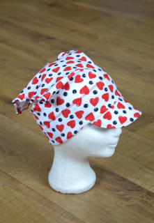 Dětský šátek s kšiltem "Srdíčka a puntíky" vel. 48-50/1cm