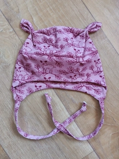 Čepice na zavazování s oušky "Srnky a větvičky" vel. 43-47cm