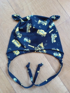 Čepice na zavazování s oušky "Stavba na temné modré" vel. 43-47cm